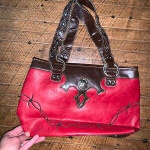 Country Road red & brown cross barbed wire medium shoulder bag